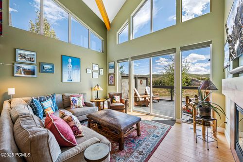 apt-5-8077 Courtyard Loop, Park City, UT, 84098-4748 | Card Image