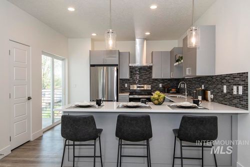 508 & 516 E Violets Cove Ln, Garden City, ID, 83714-6094 | Card Image