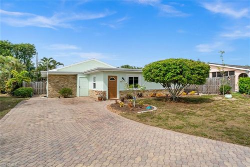 89 8th St, BONITA SPRINGS, FL, 34134-7420 | Card Image