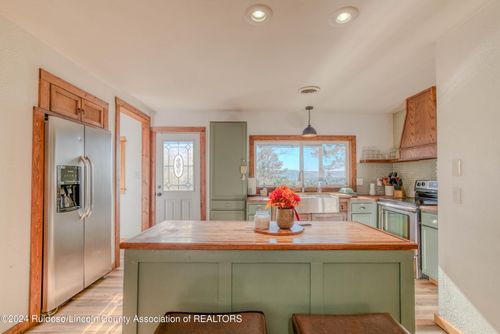 106 Socorro Cir, Ruidoso, NM, 88345-9177 | Card Image
