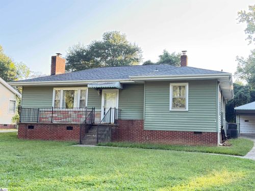 9 Twin Springs Dr, Greenville, SC, 29605-5007 | Card Image