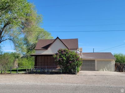 15 E 300 N, House other with 5 bedrooms, 1 bathrooms and 2 parking in Annabella UT | Image 2