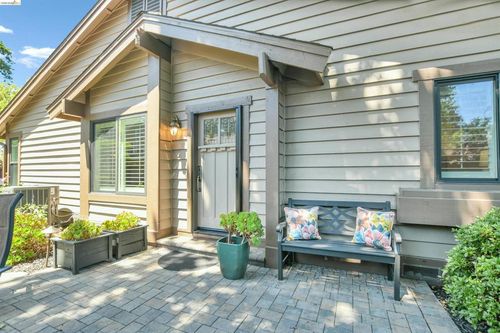 215 Charter Oak Cir, Walnut Creek, CA, 94597-3156 | Card Image