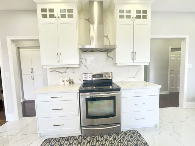12 Larkdale Terr, Condo with 2 bedrooms, 3 bathrooms and 1 parking in Brampton ON | Image 5