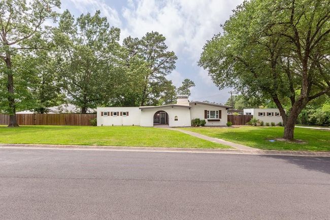 1402 Robinwood Dr, House other with 3 bedrooms, 3 bathrooms and 2 parking in Lufkin TX | Image 30
