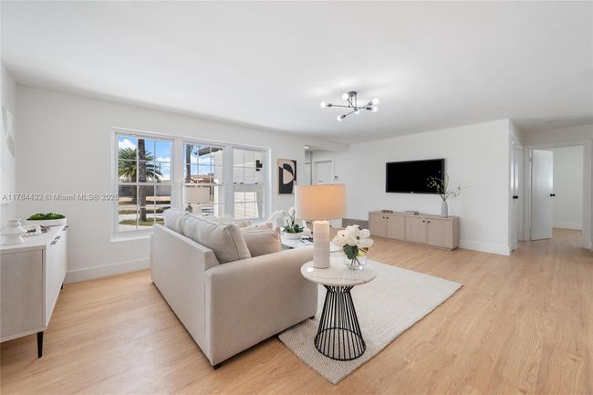 3833 Sw 67 Th Ter, House other with 4 bedrooms, 2 bathrooms and null parking in Miramar FL | Image 4
