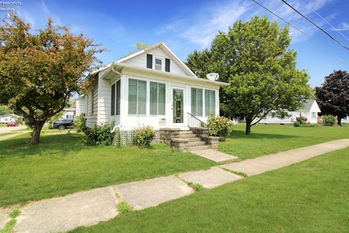 1201 E 3rd St, Port Clinton, OH, 43452-1221 | Card Image