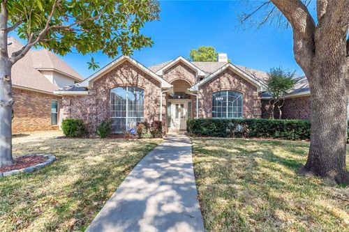2337 Fox Glenn Cir, Bedford, TX, 76021-2667 | Card Image