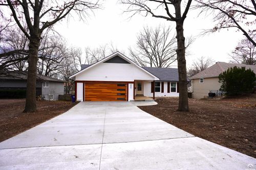 2561 Jasu Dr, Lawrence, KS, 66046-4538 | Card Image