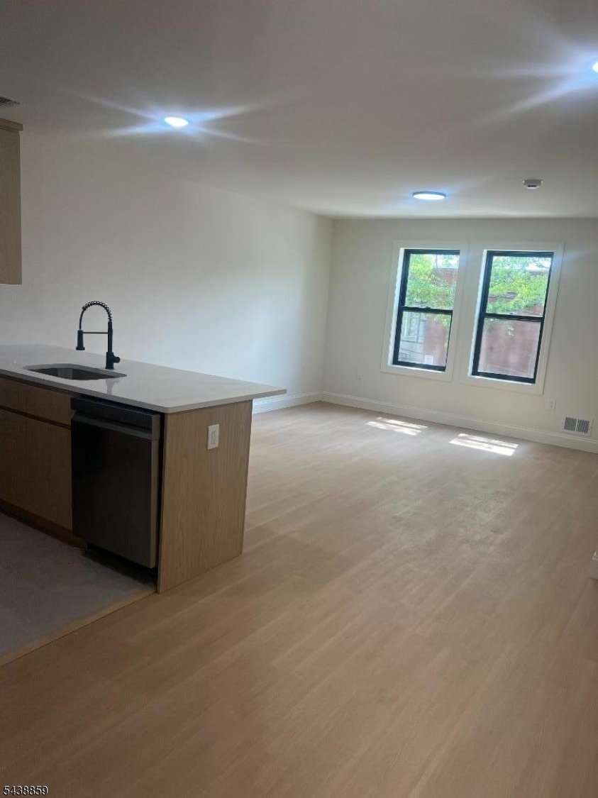 Residential Lease in Paterson City 4