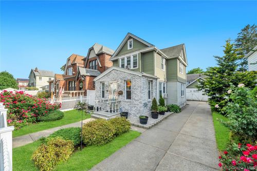 220-16 107th Ave, Queens Village, NY, 11429-2433 | Card Image