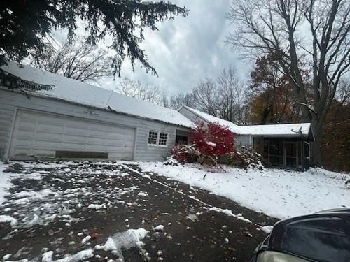 6380 River Rd, Sodus, MI, 49126-9733 | Card Image