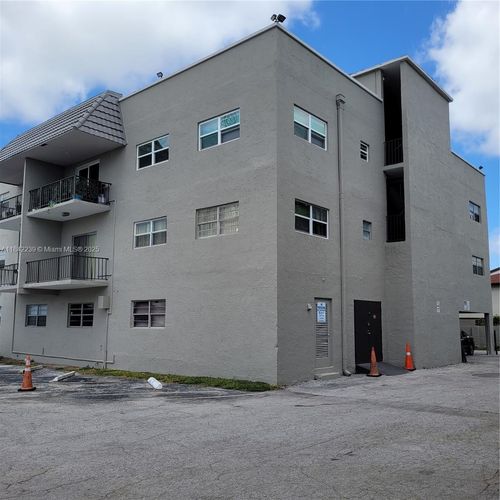 apt-106-5100 Sw 41st St, Pembroke Park, FL, 33023-6954 | Card Image