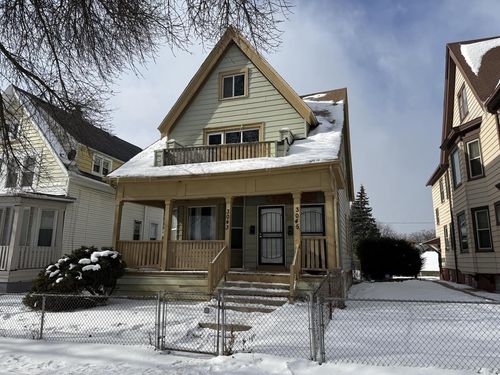 3045-3043 N Dr William Finlayson St, Milwaukee, WI, 53212-1901 | Card Image