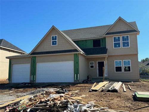 2372 Ne Colonnade Ave, Blue Springs, MO, 64029-7705 | Card Image