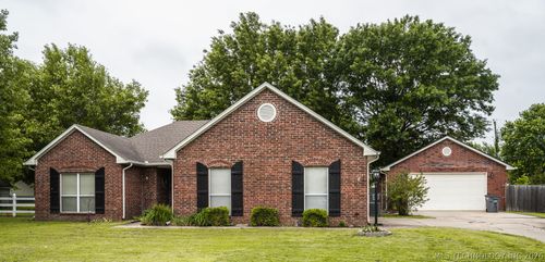 25296 S Valley Dr, Claremore, OK, 74019-0836 | Card Image