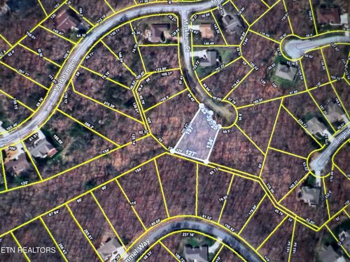 18 Markham Ct, Crossville, TN, 38558-2645 | Card Image