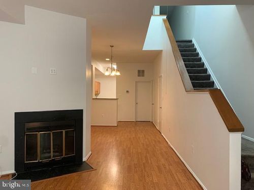 918 Stubblefield Ln, BALTIMORE, MD, 21202-3756 | Card Image