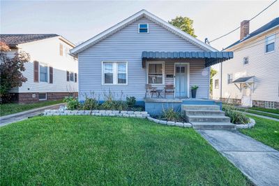 602 W New Castle St, House other with 2 bedrooms, 1 bathrooms and 1 parking in Zelienople Boro PA | Image 1