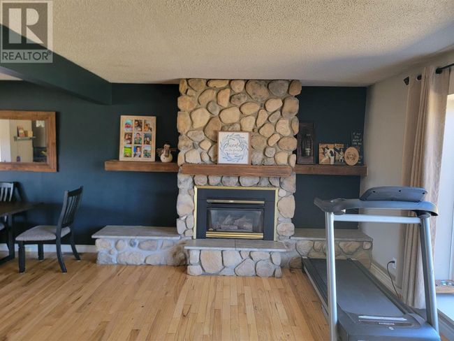 19284 Highway 613, Home with 3 bedrooms, 2 bathrooms and null parking in Devlin ON | Image 5