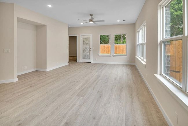 1524 Latimer Ct, House other with 3 bedrooms, 2 bathrooms and null parking in Trenton TX | Image 7