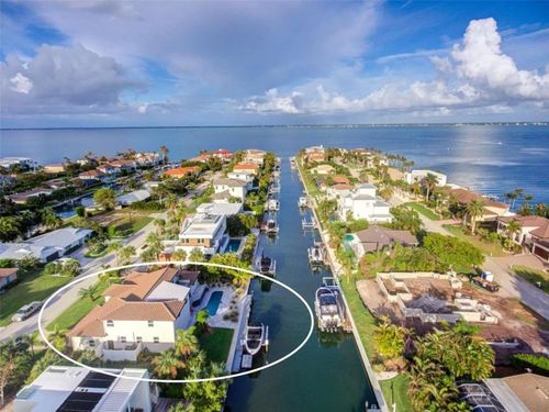 562 Ranger Ln, LONGBOAT KEY, FL, 34228-3724 | Card Image