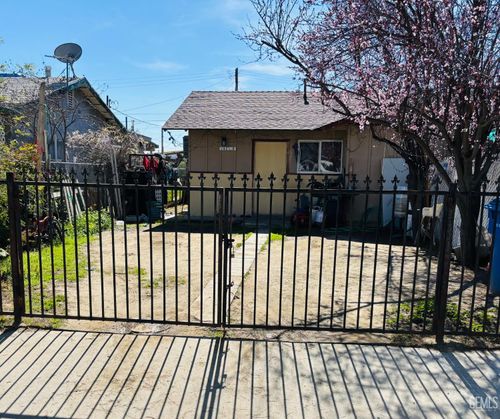 7821 Alden St, Lamont, CA, 93241-3128 | Card Image