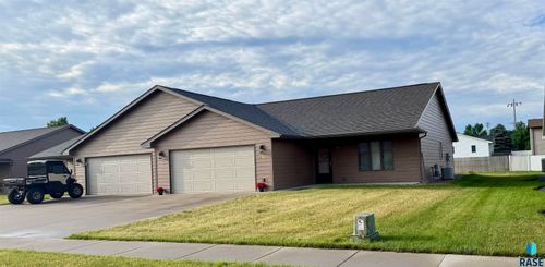 909 W 16th Ave Avenue, Mitchell, SD, 57301 | Card Image