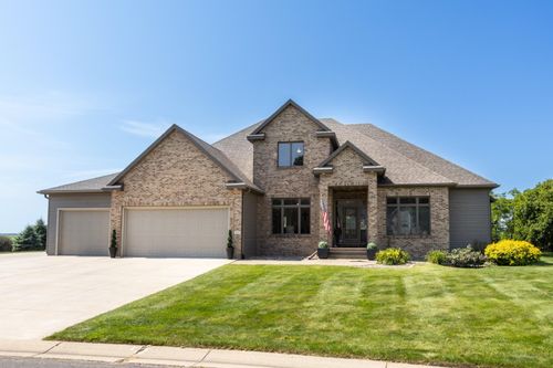 1046 Bush Ct Sw, Eyota, MN, 55934-3106 | Card Image