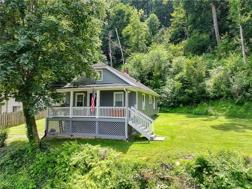 108 Hird Rd, Trafford, PA, 15085-1154 | Card Image