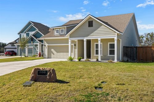 108 Round Valley Ct, Liberty Hill, TX, 78642-2259 | Card Image