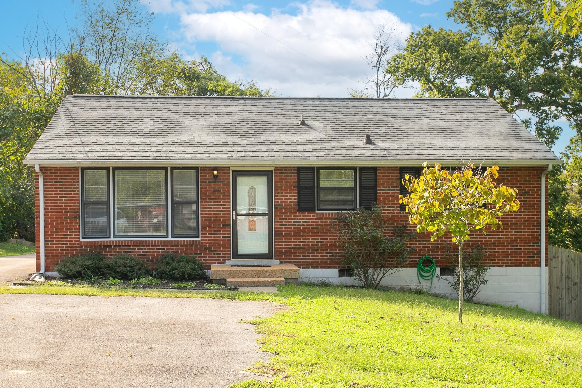 Ridge Dr, Nashville, TN 37211