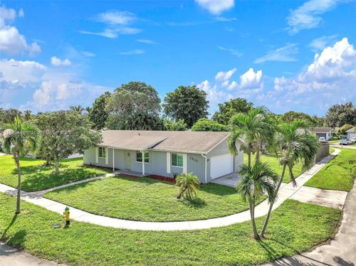 7830 Nw 47th St, Lauderhill, FL, 33351-5724 | Card Image