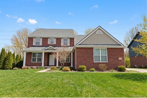 53283 Jaclyn Dr, Shelby Township, MI, 48315-1820 | Card Image