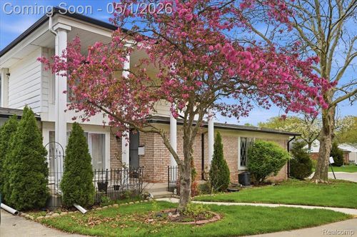 11852 Valley Blvd, Warren, MI, 48093-1227 | Card Image