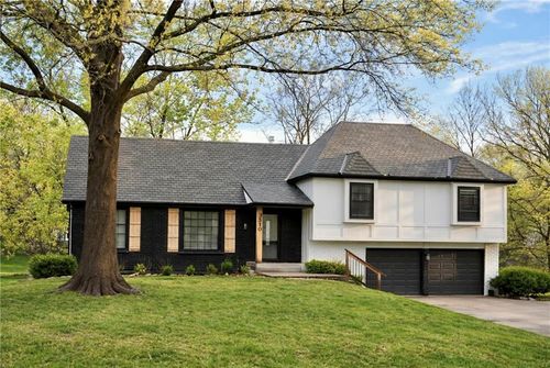 3510 Ne Kingwood Pl, Lee's Summit, MO, 64064-1894 | Card Image