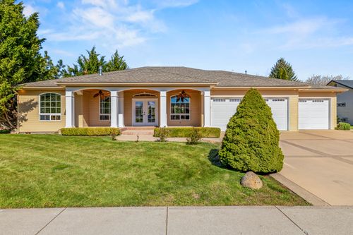 2835 Front St, Klamath Falls, OR, 97601-1275 | Card Image