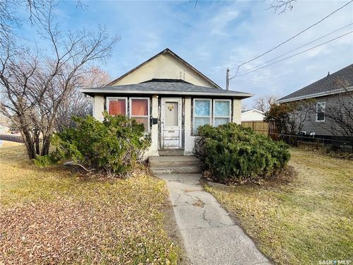 265 6th Ave Ne, Swift Current, SK, S9H2M3 | Card Image
