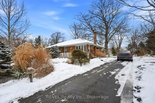 470 Glenwood Dr, Fort Erie, ON, L0S1N0 | Card Image