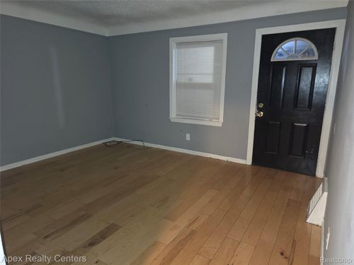 7668 Evergreen Ave, Detroit, MI, 48228-3211 | Card Image