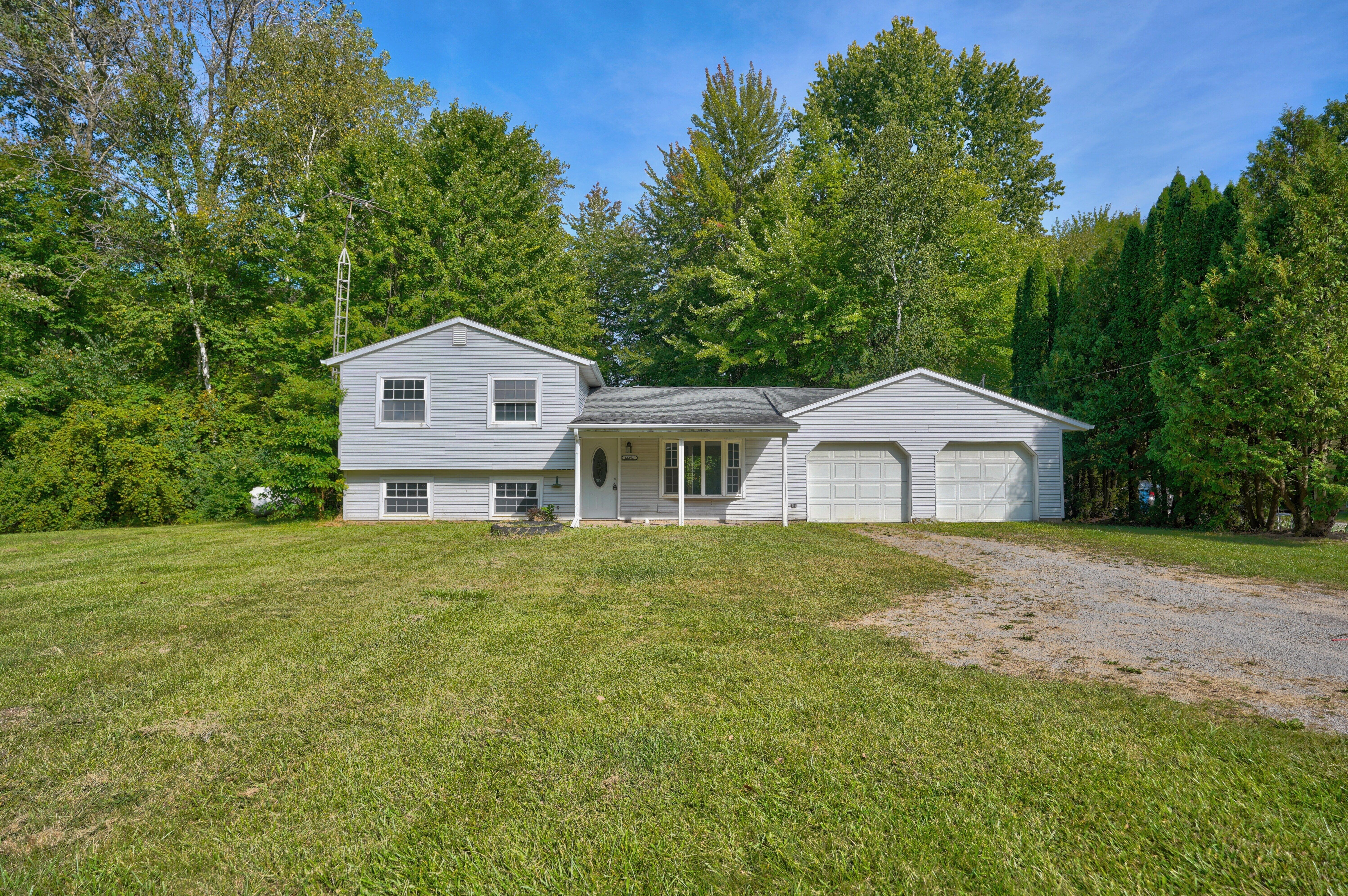 Nichols Rd, Montrose, MI 48457