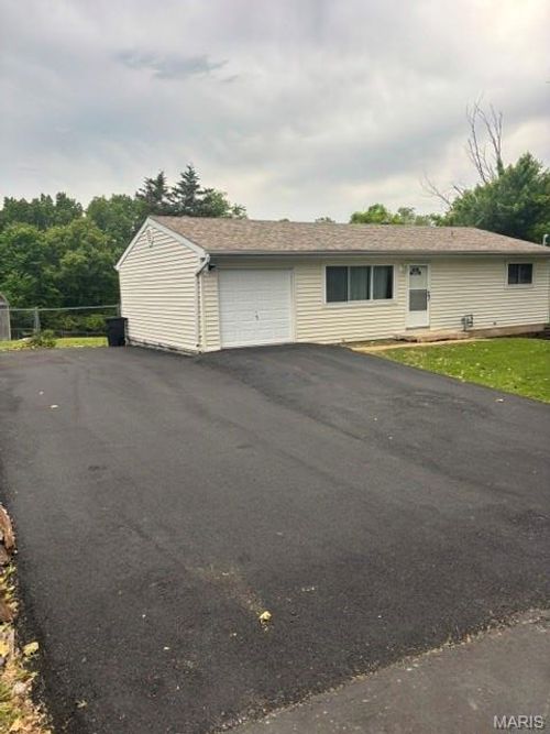 1267 Patrick Dr, Fenton, MO, 63026-4317 | Card Image