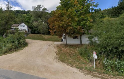 S1869 Highway 162, HAMBURG, WI, 54621 | Card Image