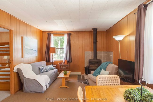 704 York Ave, House other with 3 bedrooms, 1 bathrooms and 6 parking in Sauble Beach ON | Image 13