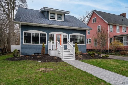 197 Long Ave, Hamburg, NY, 14075-6210 | Card Image