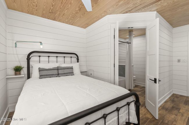1408 Emerald Dr, House other with 3 bedrooms, 5 bathrooms and 1 parking in Emerald Isle NC | Image 24