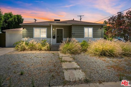 17512 Bullock St, Encino, CA, 91316-1261 | Card Image