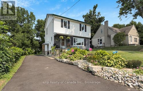 9 Oakwood Ave, Simcoe, ON, N3Y1H4 | Card Image