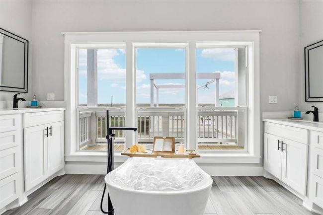 Primary bath | Image 14