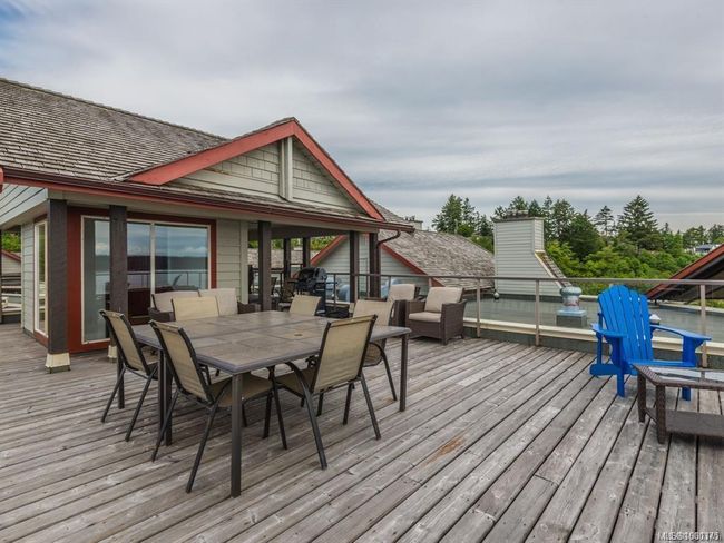 Roof top deck for the Whaler building | Image 36